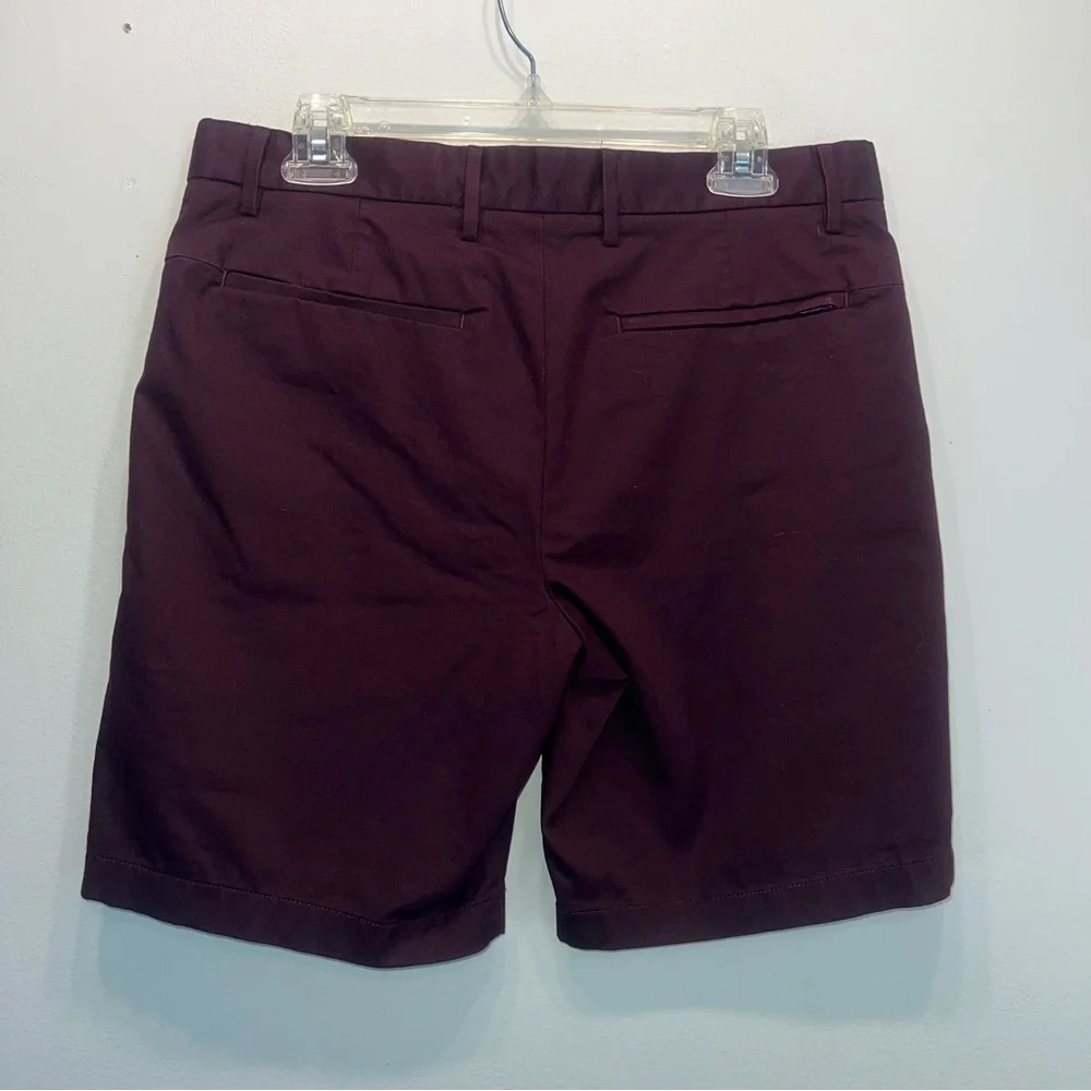Banana Republic Men's Flat Front Shorts - Burgundy